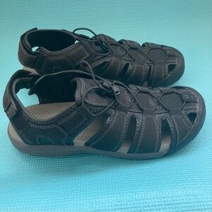 Khombu Travis Sandals Men’s Hiking Walking Closed Toe  1179295 Size 10M Black